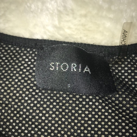 Storia size small mesh t-shirt. Never worn. - Picture 3 of 3